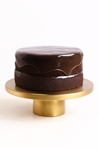 Support à gâteau en métal décoratif doré sophistiqué, matériau en aluminium pour présenter des cupcakes avec flair - Product Image 6