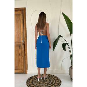 Jupe fendue en satin bleu avec ajustement réglable – Vente en gros - Product Image 1