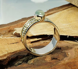 Bague tournante en préhnite naturelle bicolore, faite à la main, en argent sterling 925, pierre précieuse de forme poire, bijoux de méditation pour tous - Product Image 4