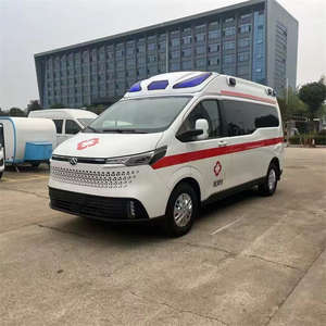 Ambulance d'occasion de haute qualité avec isolation, axe central et toit surélevé pour la surveillance - Product Image 2