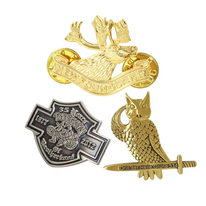 Pins de Solapa Personalizados de Metal con Diseño de <span class=keywords><strong>Príncipe</strong></span> Rana, Dorado y <span class=keywords><strong>Negro</strong></span>, con Caballo, para Hombre, para Coche, con Cajas de Empaque para Trajes de Mujer - Product Image 2