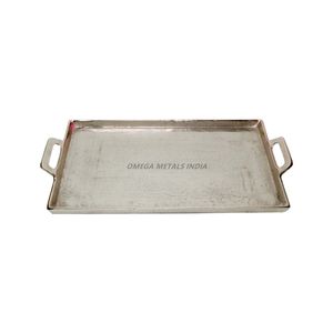 Plateau de service rectangulaire argenté élégant avec finition lisse et poignées pratiques Plateau élégant pour un usage quotidien Dîner élégant - Product Image 1