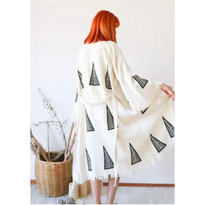 Albornoz Peshtemal con estampado de algodón de primera calidad, textil para el hogar esencial hecho en Turkiye - Product Image 1