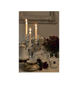 Bougeoir décoratif en verre pour pièce maîtresse de décoration intérieure avec un design élégant adapté à la table à manger - Product Image 1