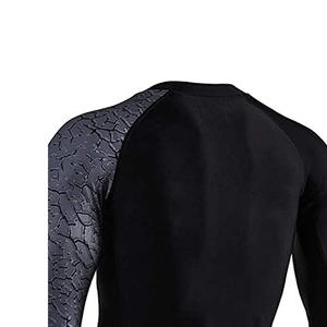 ผู้ผลิตเสื้อแรชการ์ดพิมพ์ลายโลโก้ตามสั่ง ขายส่งเสื้อแรชการ์ดแขนยาวสำหรับผู้ชายเล่นเซิร์ฟและว่ายน้ำ - Product Image 2