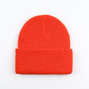 Gorro de Punto Acrílico Cálido de Invierno al por Mayor, Gorro de Punto con Estampado de Camuflaje y Logotipo Personalizado, Gorros de Última Moda para Hombre y Mujer - Product Image 1