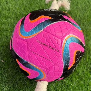 Ballon de football pour animaux de compagnie durable personnalisé avec corde jouet de remorqueur pour chiens balle d'entraînement et à mâcher interactive - Product Image 1