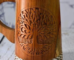 Tasse en bois de qualité supérieure avec texture de grain de bois naturel et faite à la main pour un réglage de table durable et élégant au prix d'usine - Product Image 1