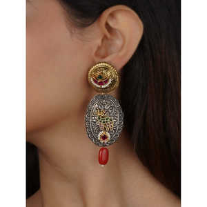 Boucles d'oreilles à clous tribales multicolores, serties de diamants et de perles, avec fermoir à pression, base en métal plaqué or et métal gun metal, pour mariage et fiançailles - Product Image 1