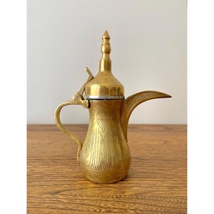 Vintage laiton Dallah cafetière, 7.5 "H, gravé à la main arabe cafetière, laiton à collectionner, Style arabe belle Dallah - Product Image 1