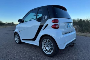 Voiture électrique extrêmement propre, Smart Fortwo Electric Drive Passion 2014, entièrement électrique, prête à être livrée - Product Image 6