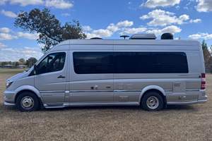 Mercedes-Benz Sprinter 3500 Airstream Interstate 2015 d'occasion, conversion de camping-car de luxe Airstream - Product Image 3
