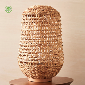 Lampe de table en jacinthe d'eau naturelle, lampes fabriquées à partir de matériaux faits à la main, accessoires de décoration pour la maison, vente en gros. - Product Image 3