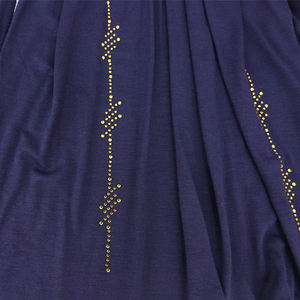 Hijab multifonctionnel pour femme LRTOU, design populaire, de haute qualité, châle élégant en jersey, écharpe longue unie en polyester avec strass, pour usage quotidien - Product Image 6