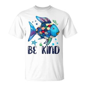 T-shirt per la Giornata Mondiale del Libro con design a squame di pesce arcobaleno - T-shirt promozionale Be Kind - Product Image 1