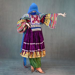 Dernière robe afghane de couleur noire de style moderne avec pantalon avec pièces de monnaie brodées vente chaude - Product Image 6