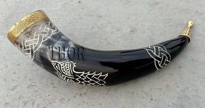 Corne à boire viking avec ligne supérieure en laiton, chope à bière |   Cadeaux d'affaires de 16 à 18 onces liquides, sans danger pour les aliments - Product Image 5