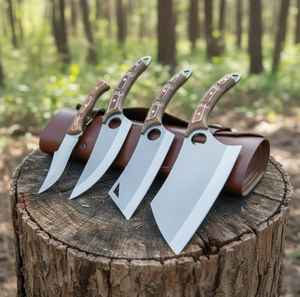 Ensemble de couteaux de chef sur mesure de haute qualité en acier Damas avec manches en bois, 7 pièces avec étui en cuir - Product Image 1