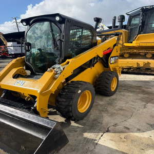 รถตักล้อยางขนาดเล็ก Caterpillar CAT 272D3 มือสอง พร้อมเครื่องยนต์ Caterpillar 98 แรงม้า น้ำหนัก 4069 กก. ใช้งานมาแล้ว 4001-6000 ชั่วโมง พร้อมชิ้นส่วนเกียร์ - Product Image 1