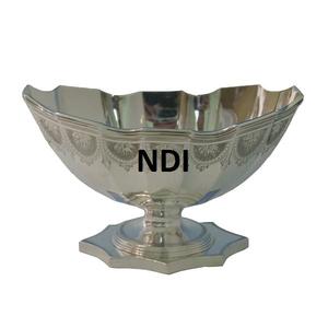 Bol à fruits en métal de haute qualité pour la restauration à domicile, style moderne, incurvé à la main, avec finition antique - Product Image 1