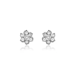 Boucles d'oreilles clous géométriques en diamant CZ plaqué or 18 carats, design tendance, à porter au quotidien - Product Image 2
