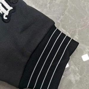 แจ็กเก็ตเบสบอลผ้ากำมะหยี่ปักด้วยกำมะหยี่แขนเสื้อหนังขนสัตว์สำหรับผู้ชาย - Product Image 3