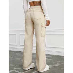 Jeans Cargo de Mezclilla Crema para Mujer, Corte Regular Moderno, 6 Bolsillos, Estilo Utilitario, Tela Elástica, Ecológicos - Product Image 5