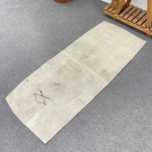 พรมวินเทจตุรกีขนาด 1.9x4.6 ฟุต พรมขนาดเล็ก พรมขนสัตว์เปอร์เซียสีขาวดำ - Product Image 1