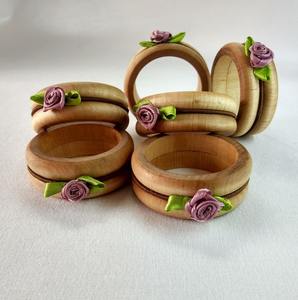 แหวนผ้าเช็ดปากทำจากไม้ที่ออกแบบได้ตามต้องการพร้อมด้วยชื่อย่อและงานแกะสลักสำหรับงานแต่งงานและของขวัญ - Product Image 2