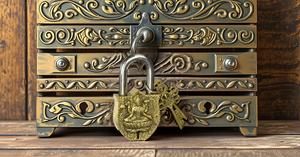 Medium Antique Handmade Brass Padlock with Maa Laxmi Idol a Stylish Lock for Your Home or Office - Product Image 6