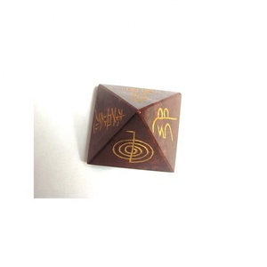 Meilleures ventes de pyramides d'orgone de cornaline libérant de l'énergie de méditation avec Point de cornaline - Product Image 5