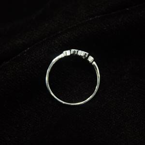 Elegante anillo de plata CZ hecho a mano 925 banda fina delicada joyería fina apilable para su regalo de fiesta de aniversario de boda - Product Image 6