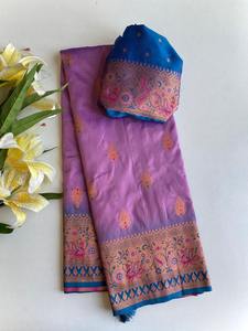 Saris de seda Paithani con tejidos Zari por todas partes junto con motivos únicos de pavo real y trabajo de Meenakari - Product Image 3