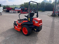 Tondeuse autoportée commerciale sans fil Kubota ZD1211 de 42 pouces à braquage zéro pour jardins et pelouses