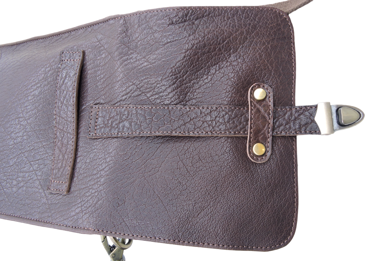 สีน้ำตาล