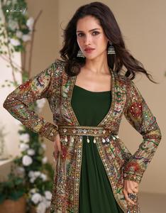 Robe de créateur Anarkali avec broderie en Georgette haussée soie taille libre ready-made pour les fêtes et Diwali - Product Image 4