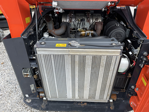 Chargeuse compacte sur chenilles Kubota SVL75-2 d'occasion, moteur diesel puissant, pompe performante, chargeuse compacte de taille moyenne pour la construction et l'aménagement paysager - Product Image 2