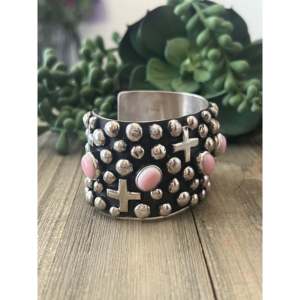 Fashion Cuff Bracelet-Chimney Butte Pink Conch <b>Shell</b> & Sterling Silver - Product Image 3
