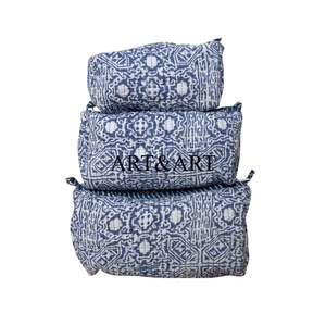 Ensemble de 3 trousses de maquillage de voyage indiennes faites à la main en coton matelassé écologique avec fermeture éclair, imprimées à la main, tendance, pour anniversaire - Product Image 6