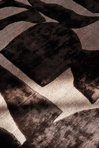 Spire Ember est un design de collage contemporain qui met en valeur la beauté brute des matériaux naturels avec des textures organiques - Product Image 3