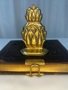 Serre-livres décoratifs en laiton AK en laiton ananas en polonais fini ensemble de 2 pour décor de bibliothèque/décor de chambre - Product Image 2