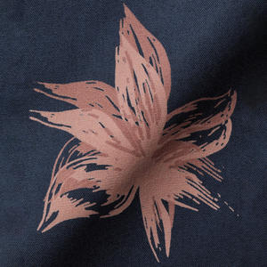 เสื้อพิมพ์ลายสำหรับผู้ชายทรงเข้ารูปปกติแขนสั้นงานปักป้ายโลโก้ - Product Image 2