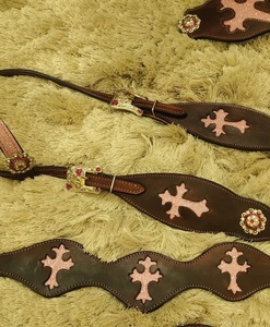 Logotipo personalizado de calidad superior Conjunto completo de tachuelas de caballo Diseño occidental Cuero Headstall Breast Collar Spurs Halter - Product Image 6