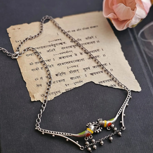 Collar Étnico Tribal de Plata Oxidada Hecho a Mano con Detalles de Esmalte Multicolor, Diseño Boho Tradicional, Acabado Antiguo - Product Image 3