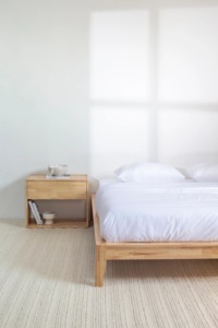 Table de chevet moderne à 1 tiroir en manguier massif Collection de meubles de chambre à coucher au design classique pour le salon - Product Image 2