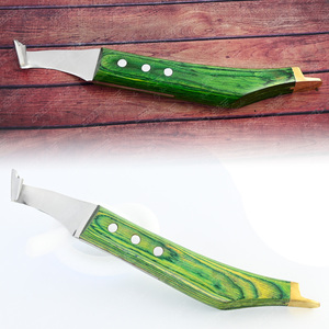 อุปกรณ์ตัดกีบปลายทองเหลืองพร้อมตะขอด้ามไม้และใบมีดสแตนเลสสำหรับม้า - Product Image 4