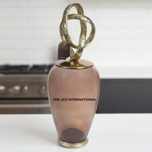 โถขิงตกแต่งดีไซน์ร่วมสมัยทำจากโลหะอลูมิเนียมทรงกลมชุบทองพร้อมฝาปิด - Product Image 1