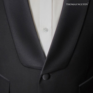Traje de Dos Piezas a Medida para Hombre en Negro con Corazón de León, con Chaqueta y Pantalones de la Colección Lovey Dovey, Vietnam. - Product Image 5