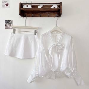 Conjunto de Blusa Blanca de Gasa con Lazo y Minifalda de Línea A al por Mayor de Fábrica - Product Image 4