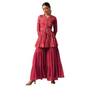 Top Peplum à imprimé floral rouge Sharara avec Dupatta pour fête de mariage célébration réception occasion porter - Product Image 1